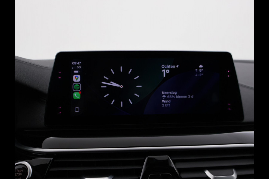 BMW 5 Serie Touring 520i HE LUXURY + PANORAMA | HEAD-UP | LIVE COCKPIT | 1e EIGENAAR | SFEERVERLICHTING | LEDER