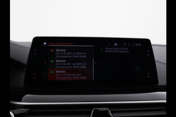 BMW 5 Serie Touring 520i HE LUXURY + PANORAMA | HEAD-UP | LIVE COCKPIT | 1e EIGENAAR | SFEERVERLICHTING | LEDER