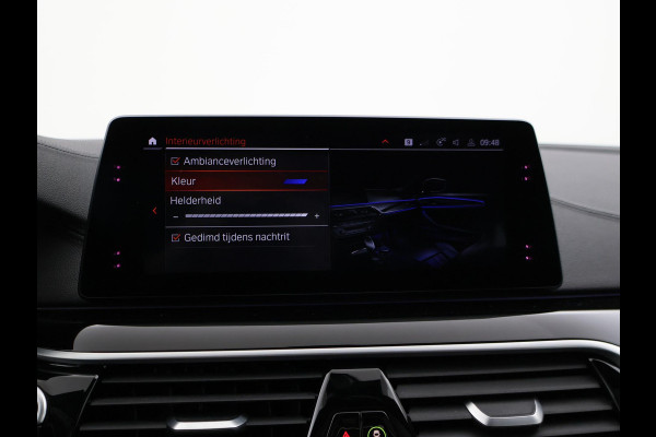 BMW 5 Serie Touring 520i HE LUXURY + PANORAMA | HEAD-UP | LIVE COCKPIT | 1e EIGENAAR | SFEERVERLICHTING | LEDER