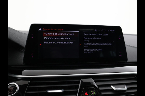 BMW 5 Serie Touring 520i HE LUXURY + PANORAMA | HEAD-UP | LIVE COCKPIT | 1e EIGENAAR | SFEERVERLICHTING | LEDER