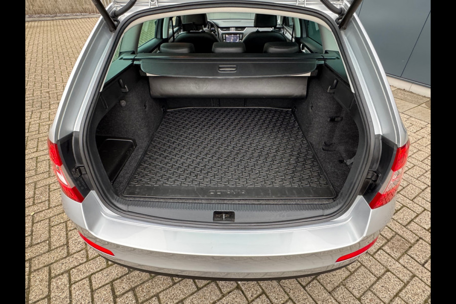 Škoda Octavia Combi 1.0 TSI Automaat Style Business * Panorama * Memory * Canton * Camera *