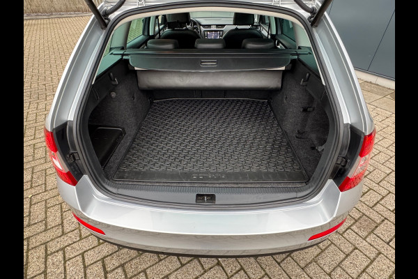 Škoda Octavia Combi 1.0 TSI Automaat Style Business * Panorama * Memory * Canton * Camera *