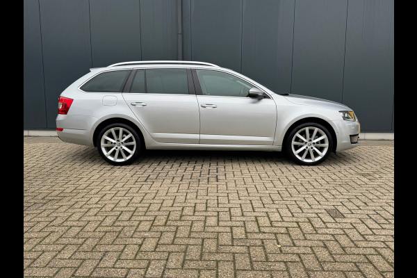 Škoda Octavia Combi 1.0 TSI Automaat Style Business * Panorama * Memory * Canton * Camera *