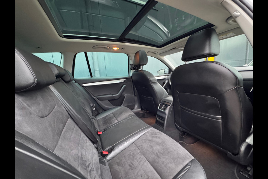 Škoda Octavia Combi 1.0 TSI Automaat Style Business * Panorama * Memory * Canton * Camera *