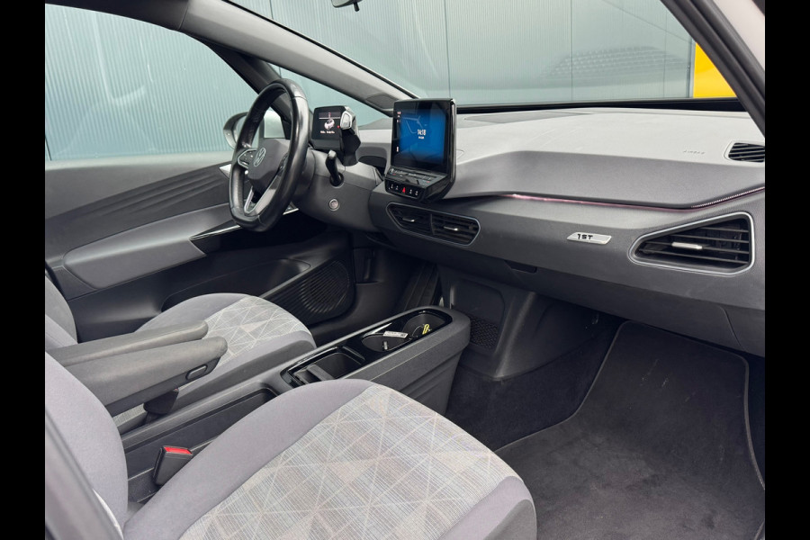 Volkswagen ID.3 First 58 kWh * Steunhaak * Navigatie * Parkeersensoren * Adaptieve Cruise *