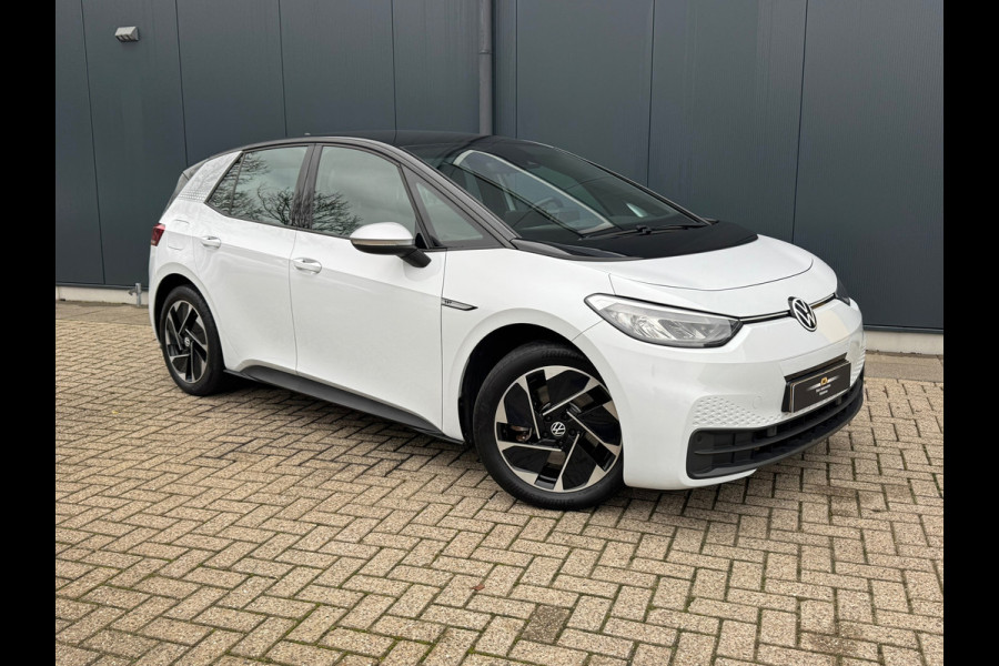Volkswagen ID.3 First 58 kWh * Steunhaak * Navigatie * Parkeersensoren * Adaptieve Cruise *
