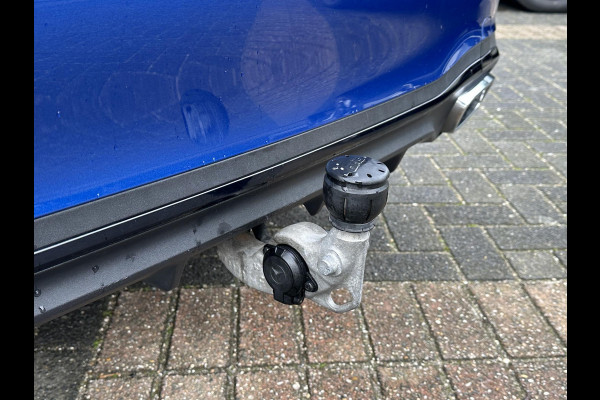 Mercedes-Benz C-Klasse 300 e AMG Line VAN: €45.900,- VOOR: €42.877,- UW EINDEJAARSVOORDEEL: €3.023,- SUPER COMPLEET| PANO| ELEK. TREKHAAK. | ELEK. ACHTERKLEP| ELEK. STOELEN| ADAPTIVE CRUISE|