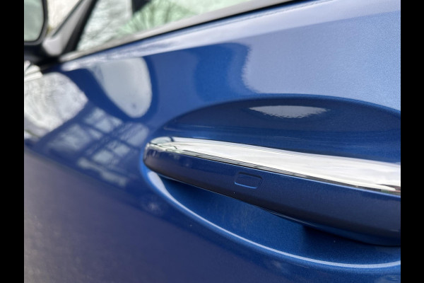 Mercedes-Benz C-Klasse 300 e AMG Line VAN: €45.900,- VOOR: €42.877,- UW EINDEJAARSVOORDEEL: €3.023,- SUPER COMPLEET| PANO| ELEK. TREKHAAK. | ELEK. ACHTERKLEP| ELEK. STOELEN| ADAPTIVE CRUISE|