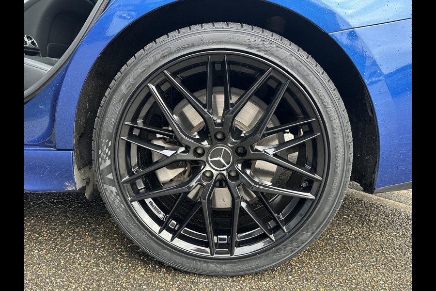 Mercedes-Benz C-Klasse 300 e AMG Line VAN: €45.900,- VOOR: €42.877,- UW EINDEJAARSVOORDEEL: €3.023,- SUPER COMPLEET| PANO| ELEK. TREKHAAK. | ELEK. ACHTERKLEP| ELEK. STOELEN| ADAPTIVE CRUISE|