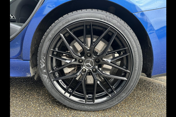 Mercedes-Benz C-Klasse 300 e AMG Line VAN: €45.900,- VOOR: €42.877,- UW EINDEJAARSVOORDEEL: €3.023,- SUPER COMPLEET| PANO| ELEK. TREKHAAK. | ELEK. ACHTERKLEP| ELEK. STOELEN| ADAPTIVE CRUISE|