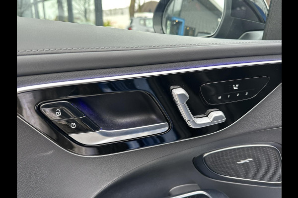 Mercedes-Benz C-Klasse 300 e AMG Line VAN: €45.900,- VOOR: €42.877,- UW EINDEJAARSVOORDEEL: €3.023,- SUPER COMPLEET| PANO| ELEK. TREKHAAK. | ELEK. ACHTERKLEP| ELEK. STOELEN| ADAPTIVE CRUISE|