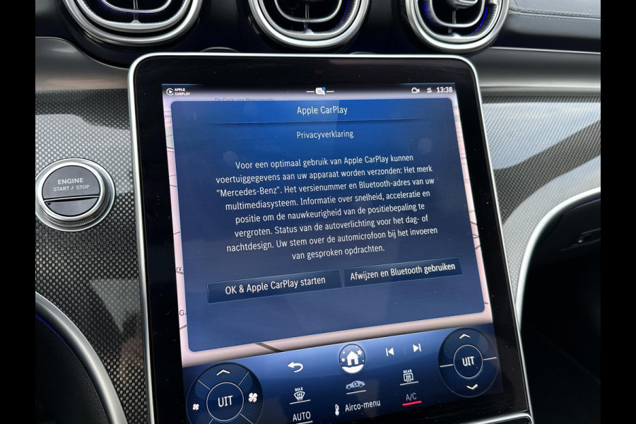 Mercedes-Benz C-Klasse 300 e AMG Line VAN: €45.900,- VOOR: €42.877,- UW EINDEJAARSVOORDEEL: €3.023,- SUPER COMPLEET| PANO| ELEK. TREKHAAK. | ELEK. ACHTERKLEP| ELEK. STOELEN| ADAPTIVE CRUISE|