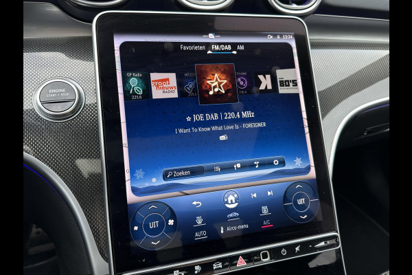 Mercedes-Benz C-Klasse 300 e AMG Line VAN: €45.900,- VOOR: €42.877,- UW EINDEJAARSVOORDEEL: €3.023,- SUPER COMPLEET| PANO| ELEK. TREKHAAK. | ELEK. ACHTERKLEP| ELEK. STOELEN| ADAPTIVE CRUISE|