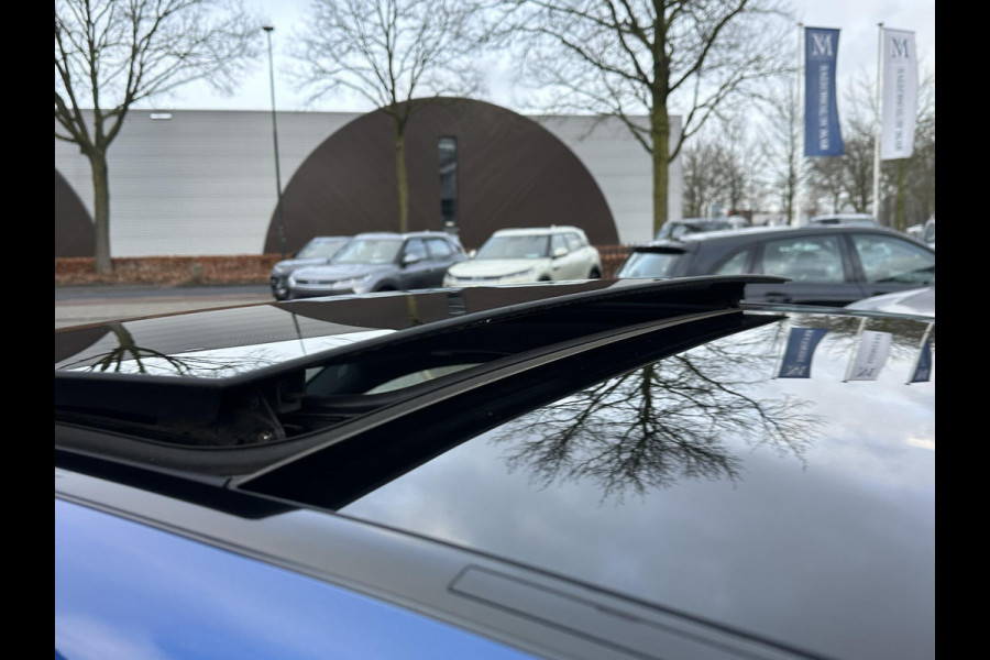 Mercedes-Benz C-Klasse 300 e AMG Line VAN: €45.900,- VOOR: €42.877,- UW EINDEJAARSVOORDEEL: €3.023,- SUPER COMPLEET| PANO| ELEK. TREKHAAK. | ELEK. ACHTERKLEP| ELEK. STOELEN| ADAPTIVE CRUISE|