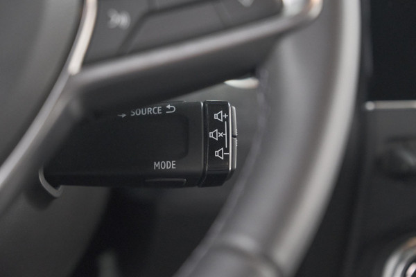 Renault Clio 1.6 E-Tech Full Hybrid 145 techno | 360 Camera | Adaptieve Cruise Control | Dodehoekdetectie | 9.3 Inch Groot Scherm