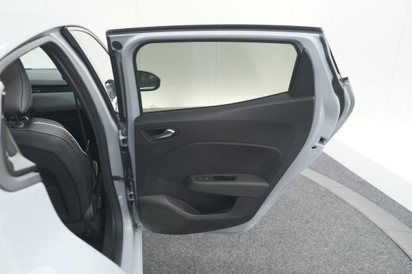 Renault Clio 1.6 E-Tech Full Hybrid 145 techno | 360 Camera | Adaptieve Cruise Control | Dodehoekdetectie | 9.3 Inch Groot Scherm