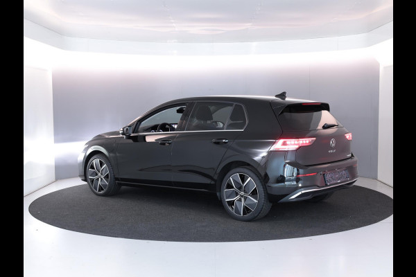 Volkswagen Golf 1.5 eHybrid Style Edition 204PK PHEV | Navigatie | Matrix koplampen | 18"LM velgen | Head up Display |