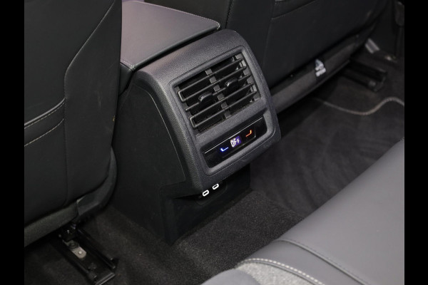 Volkswagen Golf 1.5 eHybrid Style Edition 204PK PHEV | Navigatie | Matrix koplampen | 18"LM velgen | Head up Display |