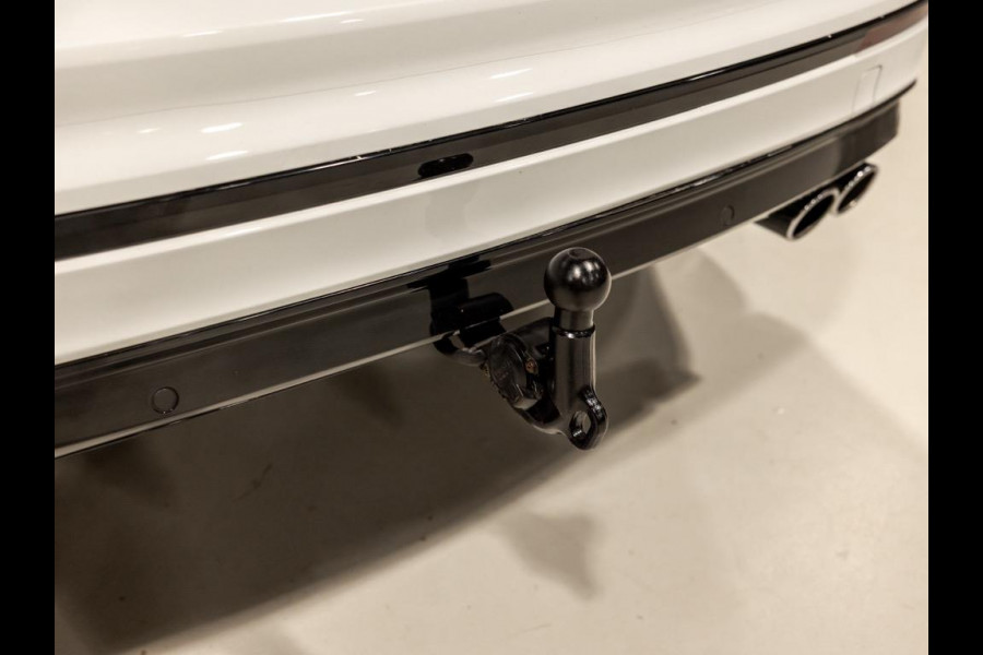 Volkswagen Tiguan 2.0 TSI 4Motion 2x R-Line Blackstyle / 230pk / Panoramadak / Trekhaak / Leder