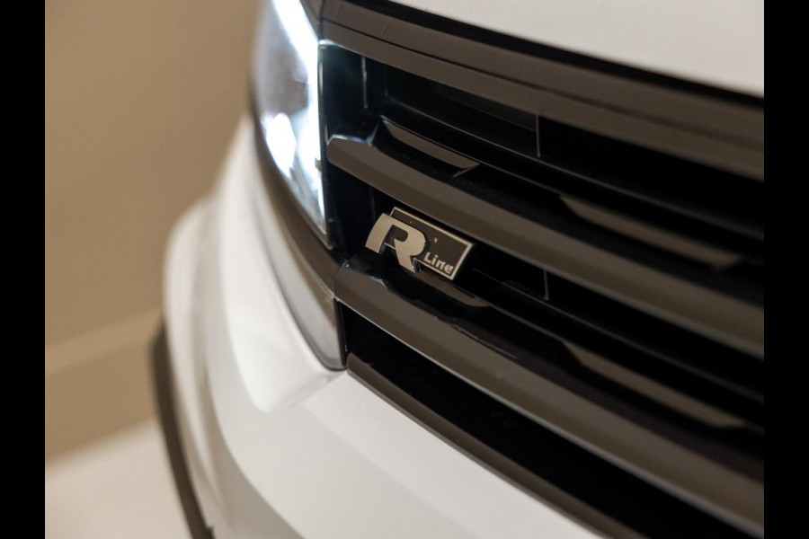 Volkswagen Tiguan 2.0 TSI 4Motion 2x R-Line Blackstyle / 230pk / Panoramadak / Trekhaak / Leder