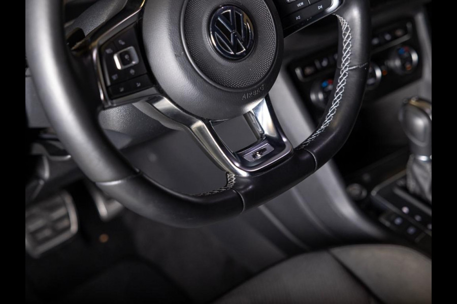 Volkswagen Tiguan 2.0 TSI 4Motion 2x R-Line Blackstyle / 230pk / Panoramadak / Trekhaak / Leder