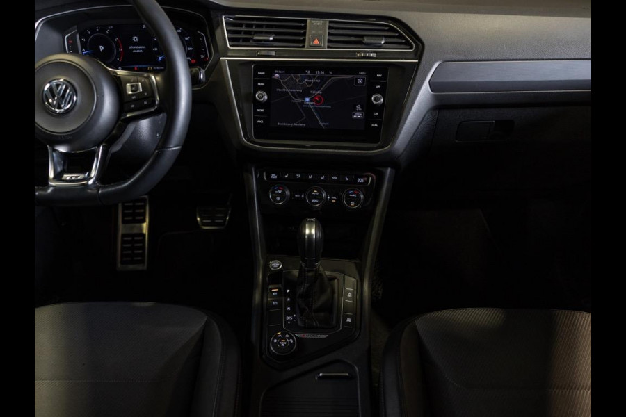 Volkswagen Tiguan 2.0 TSI 4Motion 2x R-Line Blackstyle / 230pk / Panoramadak / Trekhaak / Leder