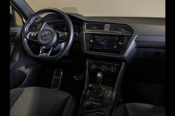 Volkswagen Tiguan 2.0 TSI 4Motion 2x R-Line Blackstyle / 230pk / Panoramadak / Trekhaak / Leder