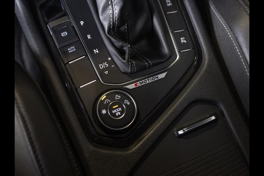 Volkswagen Tiguan 2.0 TSI 4Motion 2x R-Line Blackstyle / 230pk / Panoramadak / Trekhaak / Leder