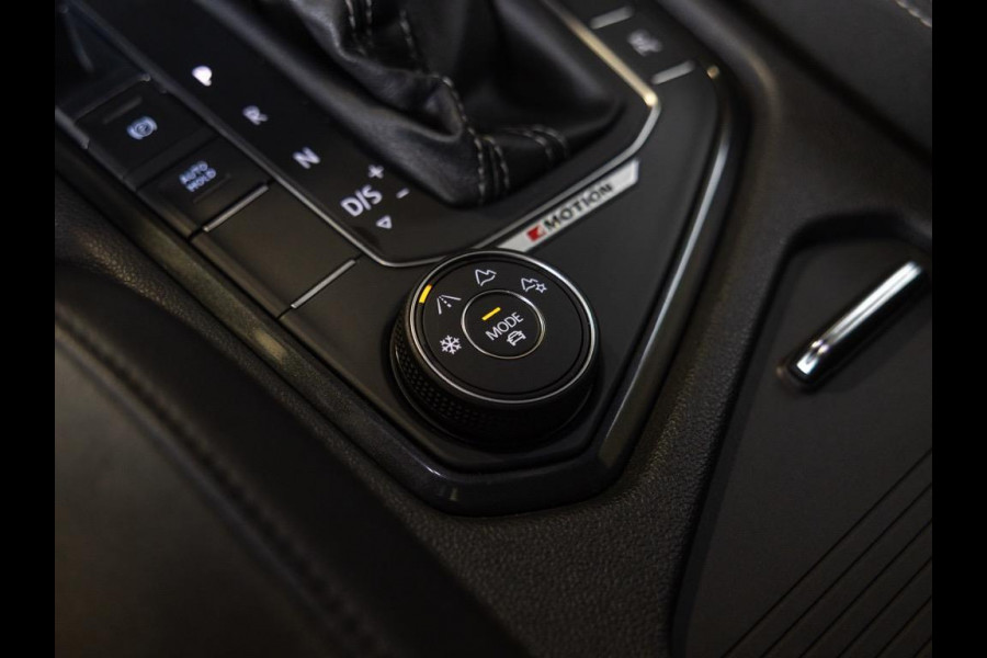 Volkswagen Tiguan 2.0 TSI 4Motion 2x R-Line Blackstyle / 230pk / Panoramadak / Trekhaak / Leder