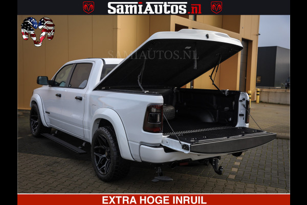 Dodge Ram 1500 Limited Night | 5.7 V8 Hemi Full Option | Comfortabele Dubbele Cabine met Royale 5 Zitplaatsen | De Meest Luxe en Volle Pick-Up in zijn Klasse | BPM vrij | Nu Leverbaar uit Voorraad | Voorraad Nr v45lpr