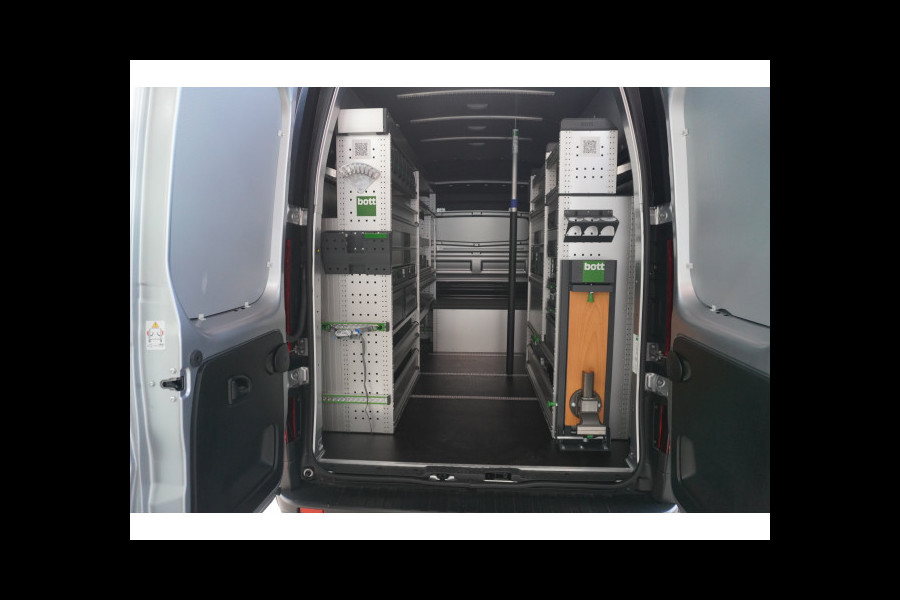 Renault Trafic 2.0 Blue dCi 170PK T30 L2H2 Complete BOTT Werkplaatsinrichting nr. V186 | Airco | Cruise | Navi | trekhaak