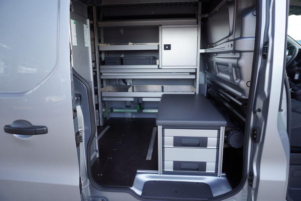 Renault Trafic 2.0 Blue dCi 170PK T30 L2H2 Complete BOTT Werkplaatsinrichting nr. V186 | Airco | Cruise | Navi | trekhaak