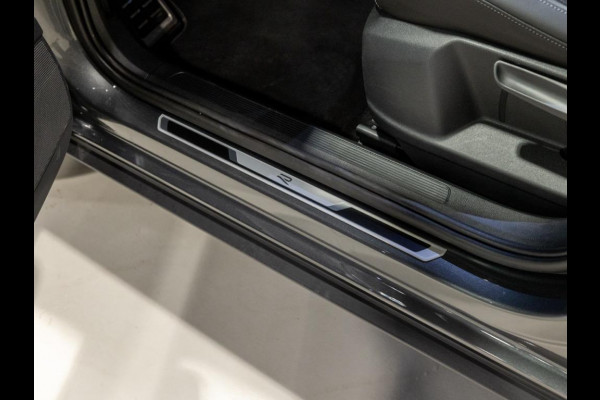 Volkswagen T-Roc 1.5 TSI R-Line Edition / 150pk / Stoel en stuur verwarming / Achteruitrij camera / Keyless /