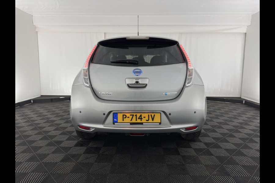 Nissan Leaf Acenta 30 kWh *NAVI-FULLMAP | MICROFIBRE | DAB | CAMERA | ECC | CRUISE | DIGI-COCKPIT | HEATED- COMFORTSEATS | PRIVACY-GLASS | 16"ALU*