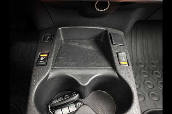 Nissan Leaf Acenta 30 kWh *NAVI-FULLMAP | MICROFIBRE | DAB | CAMERA | ECC | CRUISE | DIGI-COCKPIT | HEATED- COMFORTSEATS | PRIVACY-GLASS | 16"ALU*