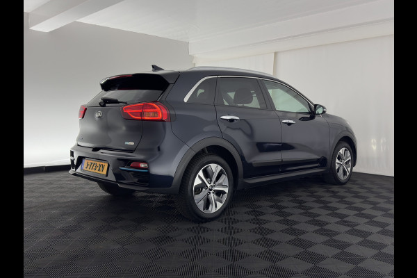 Kia e-Niro ExecutiveLine 64 kWh [ 3-Fase ] {SOH-100%} (INCL-BTW)  Aut.*HEATPUMP | LEATHER | FULL-LED | NAVI-FULLMAP | ADAPTIVE-CRUISE | CAMERA | MEMORY-PACK | LANE-ASSIST | KEYLESS | DIGI-COCKPIT | PRIVACY-GLASS | 17"ALU*
