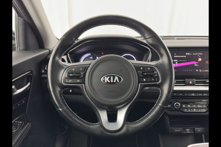 Kia e-Niro ExecutiveLine 64 kWh [ 3-Fase ] {SOH-100%} (INCL-BTW)  Aut.*HEATPUMP | LEATHER | FULL-LED | NAVI-FULLMAP | ADAPTIVE-CRUISE | CAMERA | MEMORY-PACK | LANE-ASSIST | KEYLESS | DIGI-COCKPIT | PRIVACY-GLASS | 17"ALU*