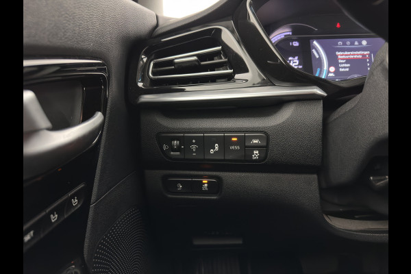 Kia e-Niro ExecutiveLine 64 kWh [ 3-Fase ] {SOH-100%} (INCL-BTW)  Aut.*HEATPUMP | LEATHER | FULL-LED | NAVI-FULLMAP | ADAPTIVE-CRUISE | CAMERA | MEMORY-PACK | LANE-ASSIST | KEYLESS | DIGI-COCKPIT | PRIVACY-GLASS | 17"ALU*