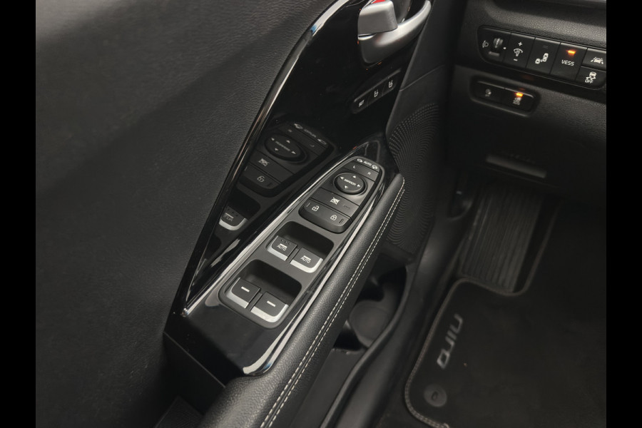 Kia e-Niro ExecutiveLine 64 kWh [ 3-Fase ] {SOH-100%} (INCL-BTW)  Aut.*HEATPUMP | LEATHER | FULL-LED | NAVI-FULLMAP | ADAPTIVE-CRUISE | CAMERA | MEMORY-PACK | LANE-ASSIST | KEYLESS | DIGI-COCKPIT | PRIVACY-GLASS | 17"ALU*
