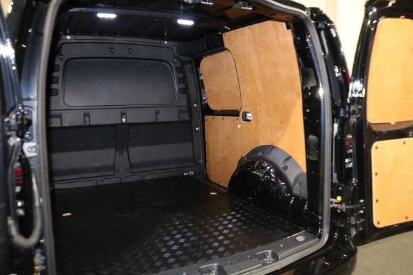 Volkswagen Caddy Cargo 2.0 TDI 122pk First Black Edition Automaat