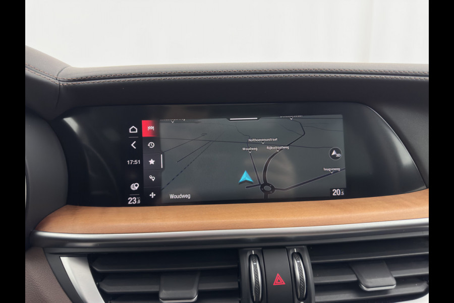 Alfa Romeo Stelvio 2.0 T AWD B-Tech Business Edition Aut. *PANO | LUXURY-LEATHER | XENON | ADAPTIVE-CRUISE | MEMORY-PACK | BLIND-SPOT | HEATED-COMFPRTSEATS | CAMERA | DAB+ | KEYLESS | SHIFT-PADDLES | PRIVACY-GLASS | NAVI-FULLMAP | TOWBAR | 20''