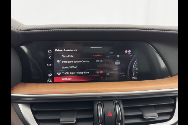 Alfa Romeo Stelvio 2.0 T AWD B-Tech Business Edition Aut. *PANO | LUXURY-LEATHER | XENON | ADAPTIVE-CRUISE | MEMORY-PACK | BLIND-SPOT | HEATED-COMFPRTSEATS | CAMERA | DAB+ | KEYLESS | SHIFT-PADDLES | PRIVACY-GLASS | NAVI-FULLMAP | TOWBAR | 20''