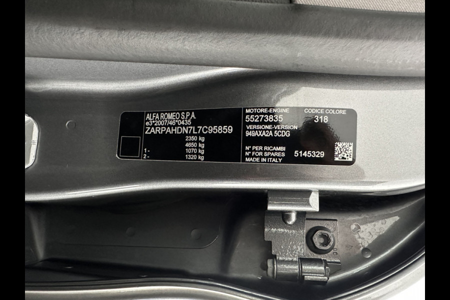 Alfa Romeo Stelvio 2.0 T AWD B-Tech Business Edition Aut. *PANO | LUXURY-LEATHER | XENON | ADAPTIVE-CRUISE | MEMORY-PACK | BLIND-SPOT | HEATED-COMFPRTSEATS | CAMERA | DAB+ | KEYLESS | SHIFT-PADDLES | PRIVACY-GLASS | NAVI-FULLMAP | TOWBAR | 20''