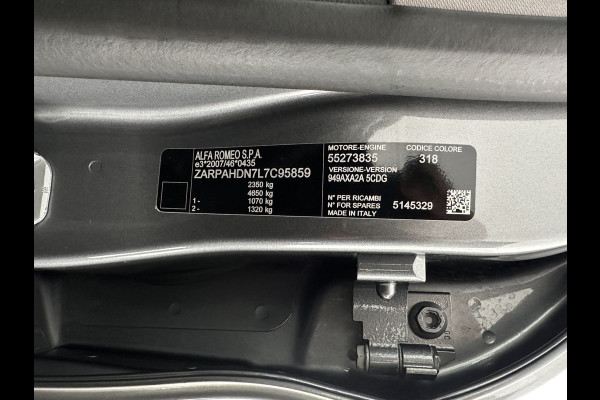 Alfa Romeo Stelvio 2.0 T AWD B-Tech Business Edition Aut. *PANO | LUXURY-LEATHER | XENON | ADAPTIVE-CRUISE | MEMORY-PACK | BLIND-SPOT | HEATED-COMFPRTSEATS | CAMERA | DAB+ | KEYLESS | SHIFT-PADDLES | PRIVACY-GLASS | NAVI-FULLMAP | TOWBAR | 20''