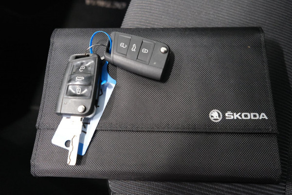 Škoda Octavia Combi 1.0 TSI Greentech Business Edition - N.A.P. Airco, Cruise, PDC, Navi, Trekhaak.