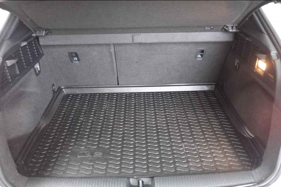 Audi Q2 35 TFSI S Edition 2x S-Line Automaat - N.A.P. Airco, Cruise, PDC, Navi, Trekhaak.