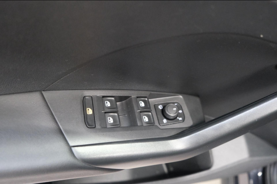 Volkswagen T-Cross 1.0 TSI Life - N.A.P. Airco, Cruise, Navi, PDC.