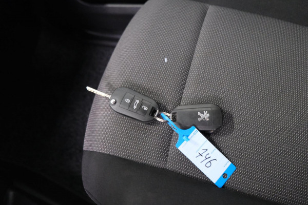 Peugeot Partner 1.5 BlueHDI Premium Automaat - N.A.P. Airco, Cruise, Navi, PDC.
