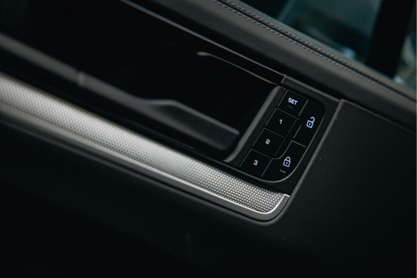 Porsche Cayenne 3.0 E-Hybrid | Pano |  stoelverwarming | Sport Chrono | 360 camera |