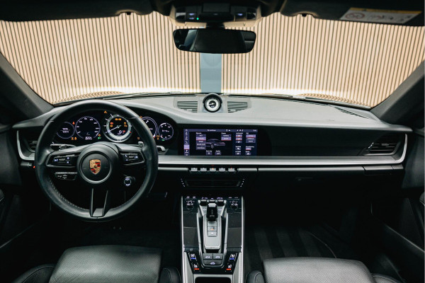 Porsche 911 3.0 Carrera 4 | Sport chrono | verwarmde en verkoelde sportstoelen | schuif-/kanteldak |